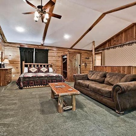 Secluded 2 Story Cabin Pool Wifi Smart Tvs Eureka Springs Kültér fotó